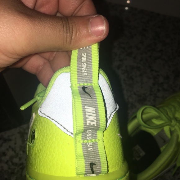 NIKE'S AIR FORCE 1 UTILITY ARRIVES IN A STRIKING "VOLT" - Picture 9 of 14